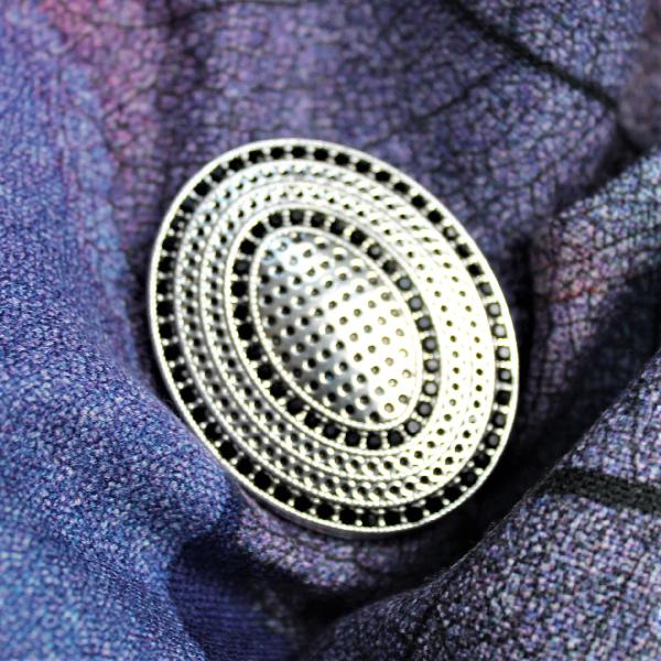 Alttag: Oval Magnetic Brooch with Sparkle Detail from ShonaD | 