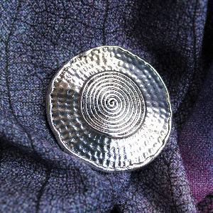 Round Magnetic Brooch with Spiral Detail