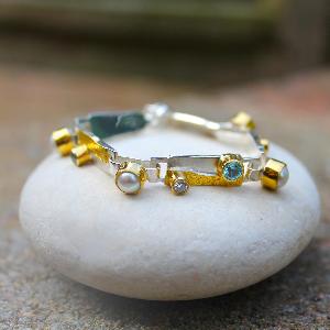 Link Bracelet with Semi Precious Stones and Pearls