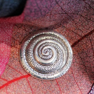 Round Magnetic Brooch - Celtic Design